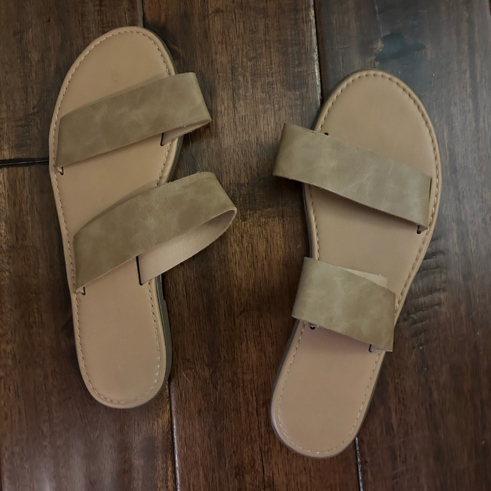 Rohb Sandals Size 8